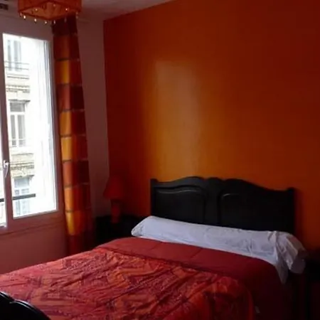 Anatole France ホテル 3*